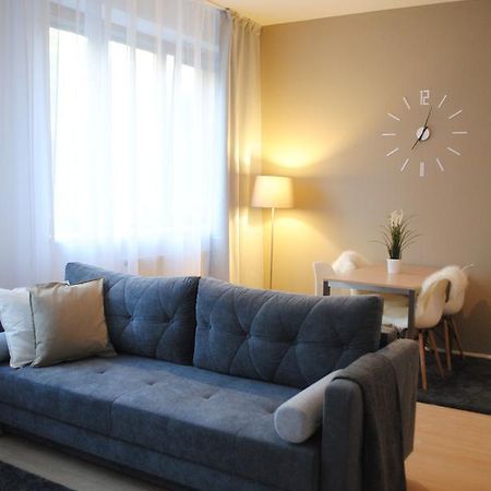 Apartment Centrum + Parking ออลอโมตซ์ ภายนอก รูปภาพ